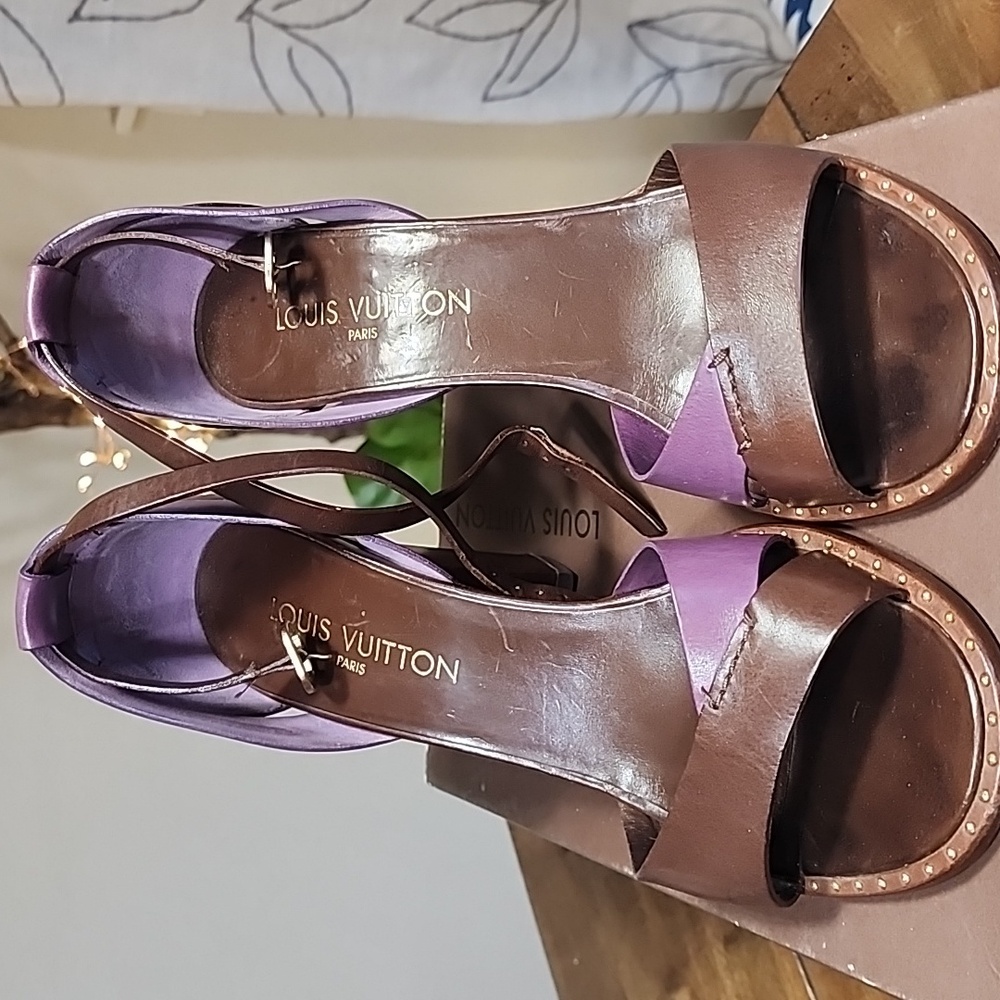 Louis Vuitton Horizon leather sandals